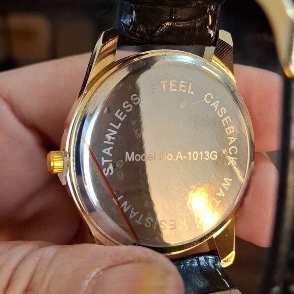 His and hers matching watch set, water resistant (W027) NWT main image 4